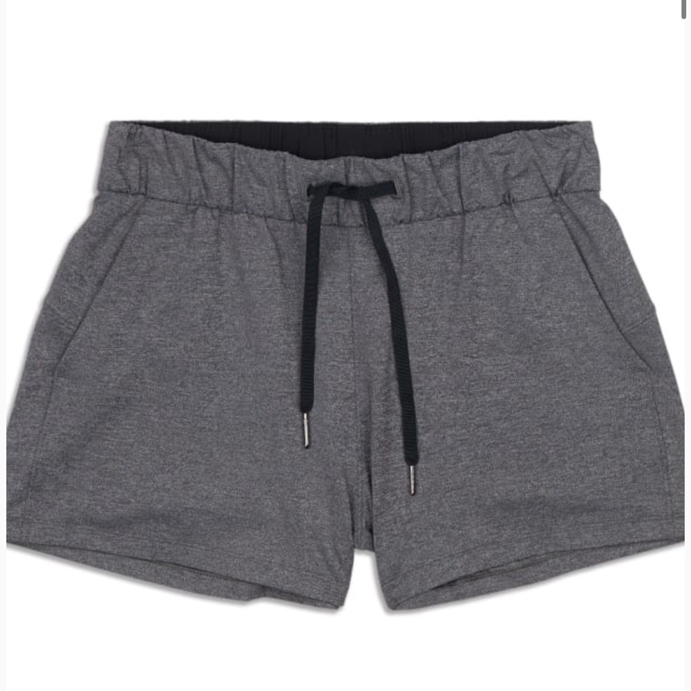 Lululemon On The Fly Shorts - heathered black/grey/size 2